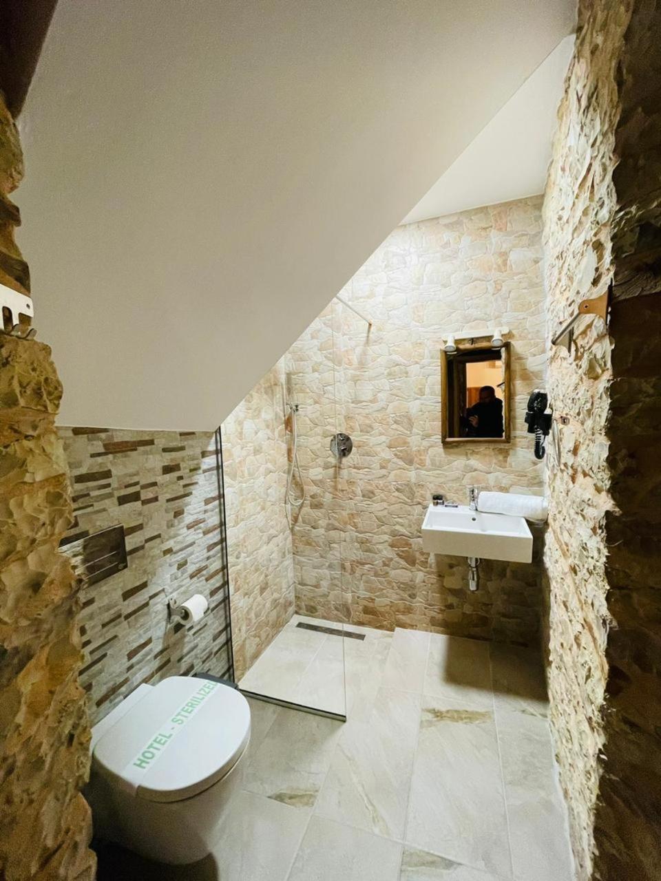 Boutique Hotel Praga Gjirokastër Pokoj fotografie